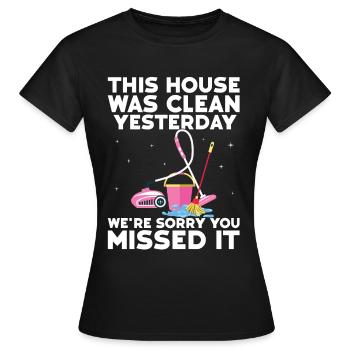 Haushalt - Frauen T-Shirt - Schwarz - Vorne - AI Model Female 172 dark (172cm)