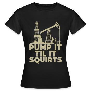 Champ pétrolifère - T-shirt Femme - noir - Devant - AI Model Female 172 dark (172cm)