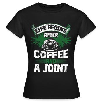 Weed, Café, Cannabis, Stoner, Caféine, Ganja - T-shirt Femme - noir - Devant - AI Model Female 172 dark (172cm)
