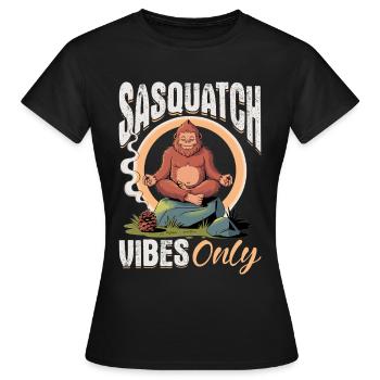 Bigfoot Sasquatch - Frauen T-Shirt - Schwarz - Vorne - AI Model Female 172 dark (172cm)