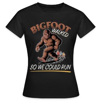 Bigfoot Sasquatch - T-shirt Femme - noir - Devant - AI Model Female 172 dark (172cm)