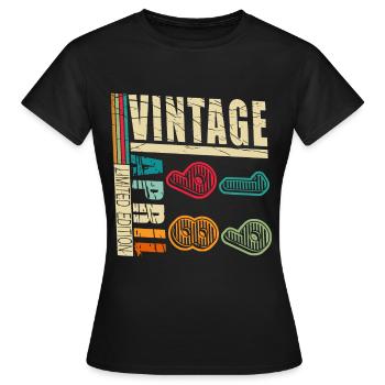 Avril 1998 Anniversaire Avril 1998 Avril - T-shirt Femme - noir - Devant - AI Model Female 172 dark (172cm)