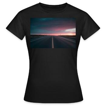 Endless Road at Sunset - Women's T-Shirt - black - Front - AI Model Female 172 dark (172cm)