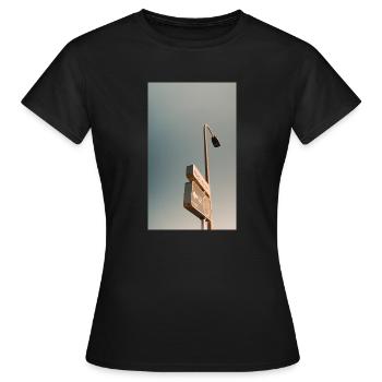 schild - Frauen T-Shirt - Schwarz - Vorne - AI Model Female 172 dark (172cm)