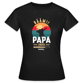 Papa 2023 Loading - Frauen T-Shirt - Schwarz - Vorne - AI Model Female 172 dark (172cm)