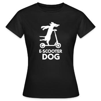 E-Scooter Roller Scooter - T-shirt Femme - noir - Devant - AI Model Female 172 dark (172cm)