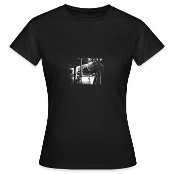 Station de métro Sao Paulo - T-shirt Femme - noir - Devant - AI Model Female 172 dark (172cm)