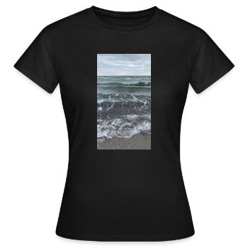 sea - Women's T-Shirt - black - Front - AI Model Female 172 dark (172cm)