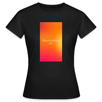 Maman donne des coups de pied aux œufs - T-shirt Femme - noir - Devant - AI Model Female 172 dark (172cm)
