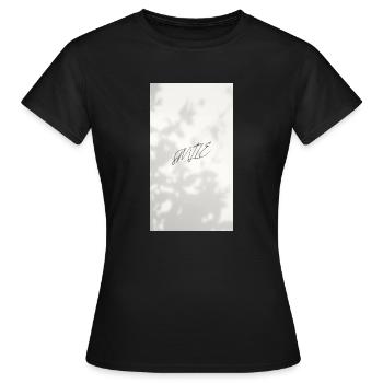 SMILE - Women's T-Shirt - black - Front - AI Model Female 172 dark (172cm)