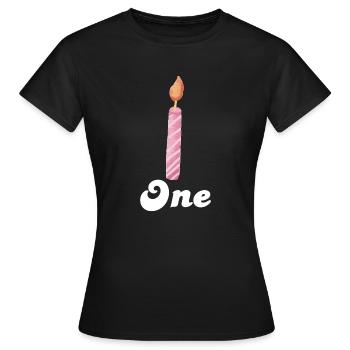 Kerze zum 1. Jahrestag - Frauen T-Shirt - Schwarz - Vorne - AI Model Female 172 dark (172cm)