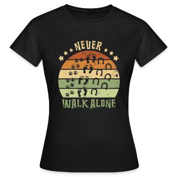 Ne marchez jamais seule - T-shirt Femme - noir - Devant - AI Model Female 172 dark (172cm)
