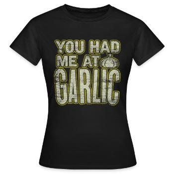 Knoblauch - Frauen T-Shirt - Schwarz - Vorne - AI Model Female 172 dark (172cm)