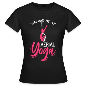 Aerialist Aerial Yoga Vertikaltuch - Frauen T-Shirt - Schwarz - Vorne - AI Model Female 172 dark (172cm)