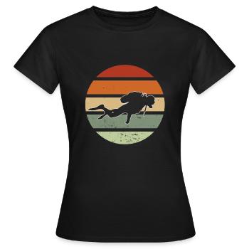 Retro diver scuba diver diving certificate gift - Women's T-Shirt - black - Front - AI Model Female 172 dark (172cm)