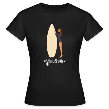 Surfbrett and me - Frauen T-Shirt - Schwarz - Vorne - AI Model Female 172 dark (172cm)