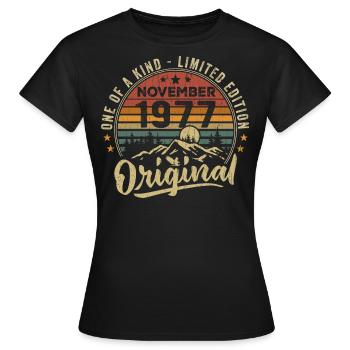 Jahrgang November 1977 Retro Geschenk November 1977 - Frauen T-Shirt - Schwarz - Vorne - AI Model Female 172 dark (172cm)