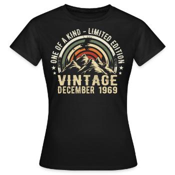 Dezember 1969 - Ausgezeichnet seit Dezember 1969 - Frauen T-Shirt - Schwarz - Vorne - AI Model Female 172 dark (172cm)