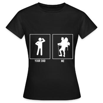 Dein Vater - Ich - Wanderer beim Ausruhen - Frauen T-Shirt - Schwarz - Vorne - AI Model Female 172 dark (172cm)