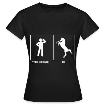 Votre mari - moi - Liens d’élevage de chevaux - T-shirt Femme - noir - Devant - AI Model Female 172 dark (172cm)