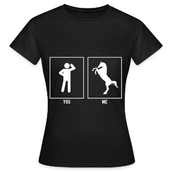 Vous - Moi - Cheval Vecteur debout - T-shirt Femme - noir - Devant - AI Model Female 172 dark (172cm)