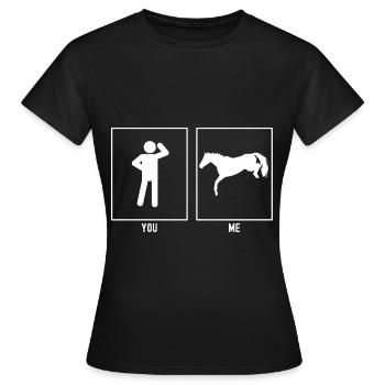 Vous - I - Cheval qui tombe - T-shirt Femme - noir - Devant - AI Model Female 172 dark (172cm)