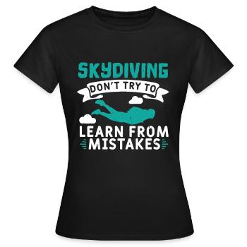Fallschirm - Frauen T-Shirt - Schwarz - Vorne - AI Model Female 172 dark (172cm)