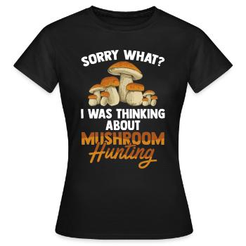 Mushroom Hunting - Frauen T-Shirt - Schwarz - Vorne - AI Model Female 172 dark (172cm)
