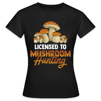 Mushroom Hunting - Frauen T-Shirt - Schwarz - Vorne - AI Model Female 172 dark (172cm)