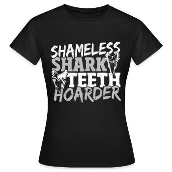 Schamloser Haizahnsammler Haizahnsammler Fossil - Frauen T-Shirt - Schwarz - Vorne - AI Model Female 172 dark (172cm)