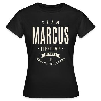 Team Marcus Lebenslanges Mitglied - Frauen T-Shirt - Schwarz - Vorne - AI Model Female 172 dark (172cm)