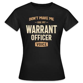 Voix de l’adjudant - Autorité de commandement - T-shirt Femme - noir - Devant - AI Model Female 172 dark (172cm)