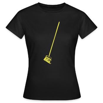 Besen - Frauen T-Shirt - Schwarz - Vorne - AI Model Female 172 dark (172cm)