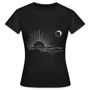 Soleil levant Lune jour et nuit - T-shirt Femme - noir - Devant - AI Model Female 172 dark (172cm)