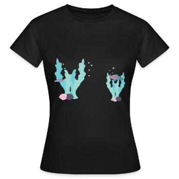 Shells and corals - Women's T-Shirt - black - Front - AI Model Female 172 dark (172cm)