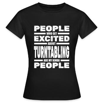 DJ Discjockey - Frauen T-Shirt - Schwarz - Vorne - AI Model Female 172 dark (172cm)
