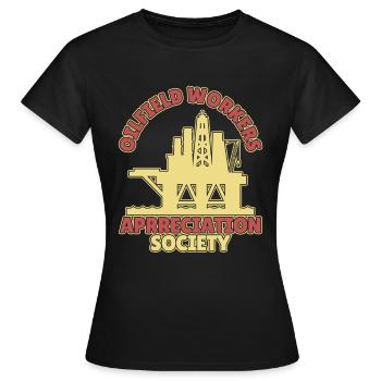 Plate-forme pétrolière de champs pétrolifères - T-shirt Femme - noir - Devant - AI Model Female 172 dark (172cm)