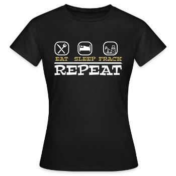 Ölfeld Bohrinsel Fracking - Frauen T-Shirt - Schwarz - Vorne - AI Model Female 172 dark (172cm)