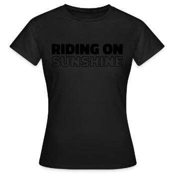 Pferd Reitsport - Frauen T-Shirt - Schwarz - Vorne - AI Model Female 172 dark (172cm)