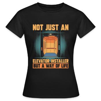 Installateur d’ascenseur - T-shirt Femme - noir - Devant - AI Model Female 172 dark (172cm)