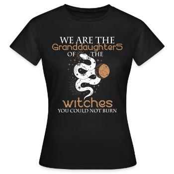 We are the granddaughters of the witches - Frauen T-Shirt - Schwarz - Vorne - AI Model Female 172 dark (172cm)