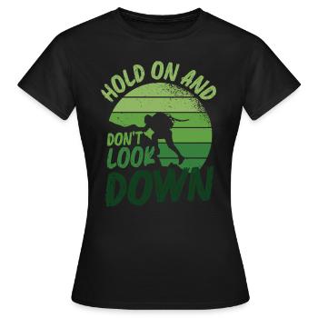 Ne regardez pas vers le bas le bloc, l’escalade. - T-shirt Femme - noir - Devant - AI Model Female 172 dark (172cm)