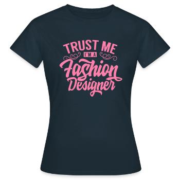 Team Designerin Mode Modedesignerin Fashiondesign - Frauen T-Shirt - Navy - Vorne - AI Model Female 172 dark (172cm)