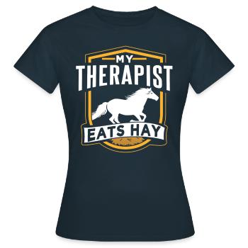 Mon thérapeute mange du foin à cheval - T-shirt Femme - marine - Devant - AI Model Female 172 dark (172cm)