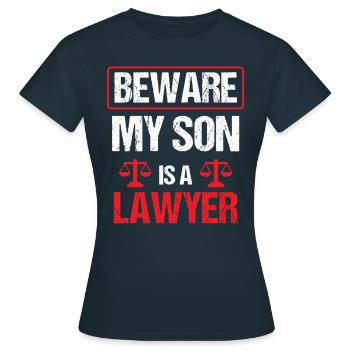 Attention Mon fils est avocat avocat - T-shirt Femme - marine - Devant - AI Model Female 172 dark (172cm)