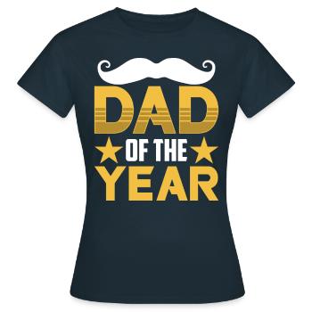Père de l’année Papa Proverbes Fête des Pères Papa - T-shirt Femme - marine - Devant - AI Model Female 172 dark (172cm)