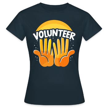 Volontariat Volontaire Volontariat - T-shirt Femme - marine - Devant - AI Model Female 172 dark (172cm)