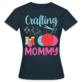 Artisanat Maman Amateur Artisanat Mère - T-shirt Femme - marine - Devant - AI Model Female 172 dark (172cm)