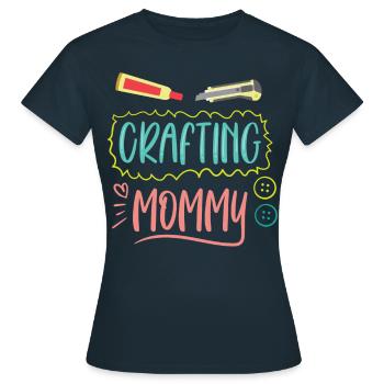 Artisanat Maman Amateur Artisanat Mère - T-shirt Femme - marine - Devant - AI Model Female 172 dark (172cm)