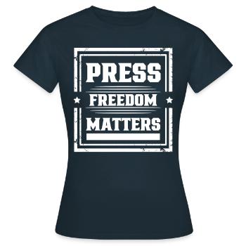 Press freedom is important Press freedom matters - Women's T-Shirt - navy - Front - AI Model Female 172 dark (172cm)